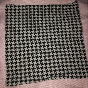 BLACK & WHITE PATTERN TUBE TOP